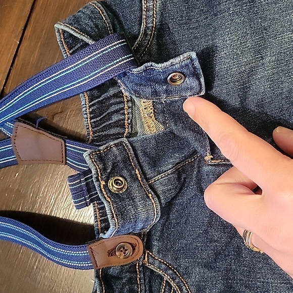 Matching Set of 2 Jeans with Suspenders - Picture 9 of 10